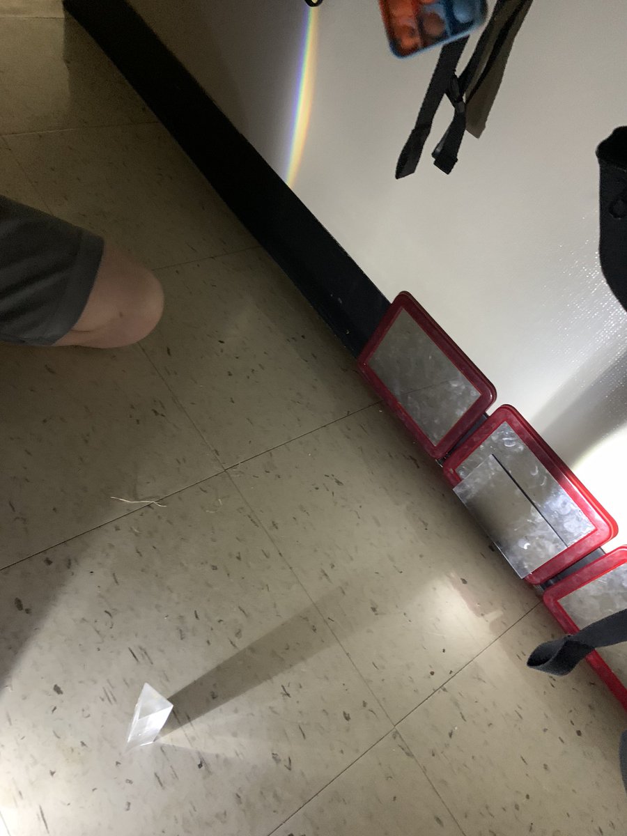 BPSHawks4's tweet photo. Students exploring light and shadows through a variety of materials; including prisms, mirrors and colour filters #BPSHawks4 #BPSHawksLearn https://t.co/sSCUMMcsm8