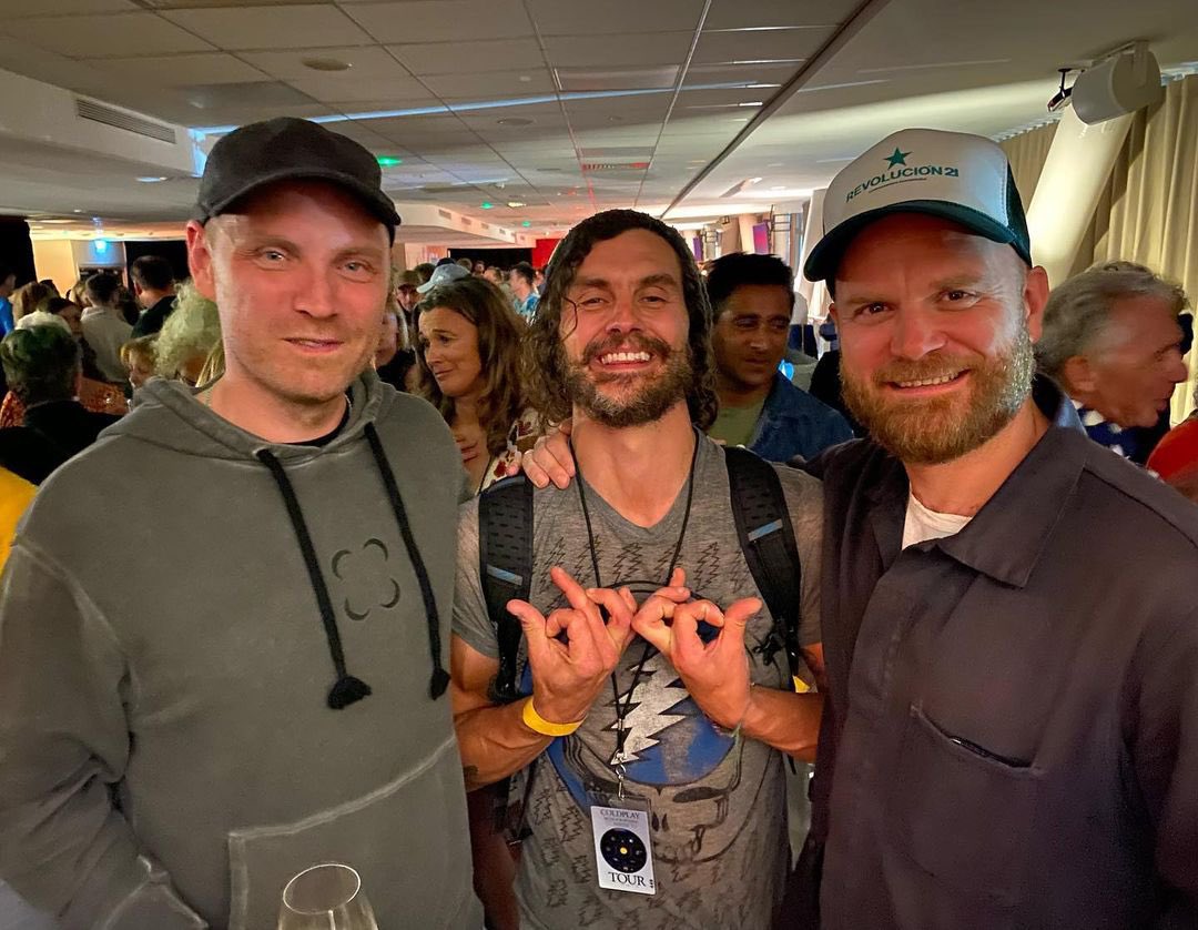 Coldplaying on X: Jonny Buckland and Will Champion being met in Santo  Domingo 😎 - March 23