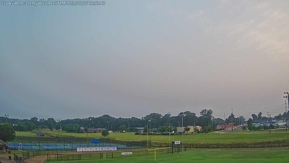 SAWeatherSTEM's tweet image. Starkville Academy at sunset and it's 81.1 F.