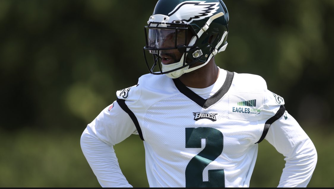 Greats shots of <a href="/bigplay24slay/">Darius Slay</a> at 2023 Eagles OTAs! 🟦🟨🏴‍☠️⚓️☠️ #PiratePride #AllABoutTheFamily #NextLevelPirates <a href="/CoachGGrady/">Garrett Grady</a> <a href="/BWickPiratesDC/">Thomas Tedder</a> <a href="/david_shores/">BC Heron</a>