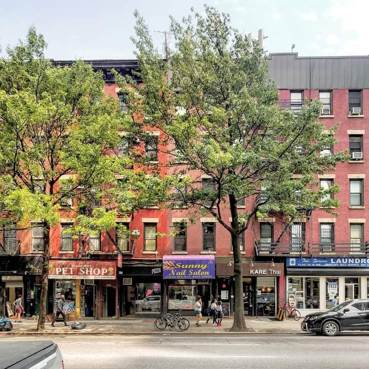 Rochdalian's tweet photo. Trees and buildings in #Hells_Kitchen, #Manhattan. https://t.co/VmCJFCyva0
