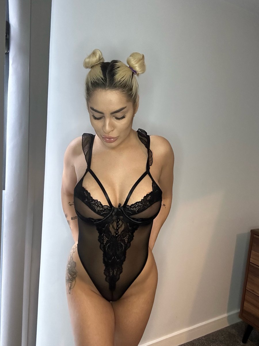 alexamariaof's tweet photo. could you handle me?😈😈 #nsfwtwt https://t.co/SHAFnMFDEK