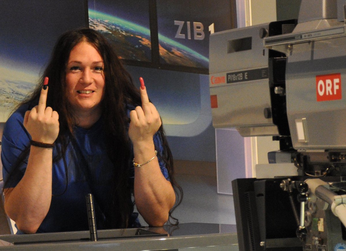 Liebesgrüße an meine Freunde beim ORF, insb. an meinen Busenfreund, den Selbstdarsteller Armin Welpe. 😍😍😍