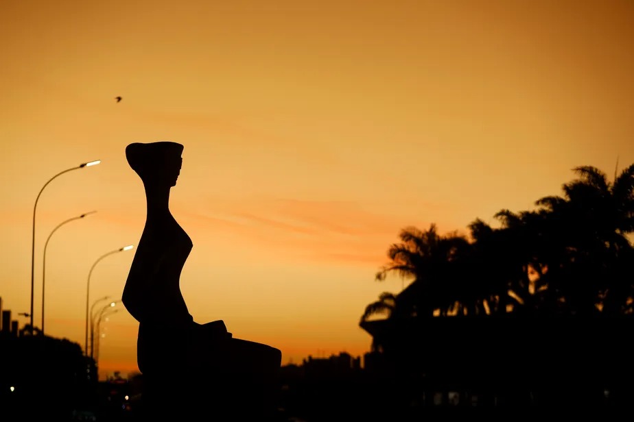 Com dois ministros no Supremo Tribunal Federal nomeados por ele, Bolsonaro já consegue estragar muita coisa. Imagine se ele tivesse sido reeleito. Só este ano nomearia mais 2. Ficaria com 4 de um total de 11.  Do que escapamos, e foi por pouco.