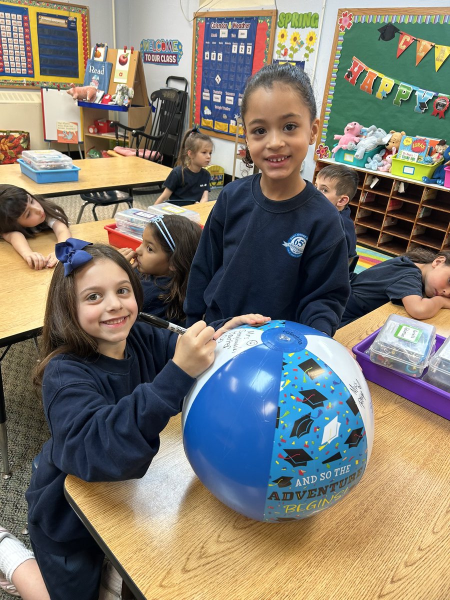 SJSksempkowski's tweet photo. Signing beach balls for our friends- priceless!❤️ https://t.co/JnEgevkR6O