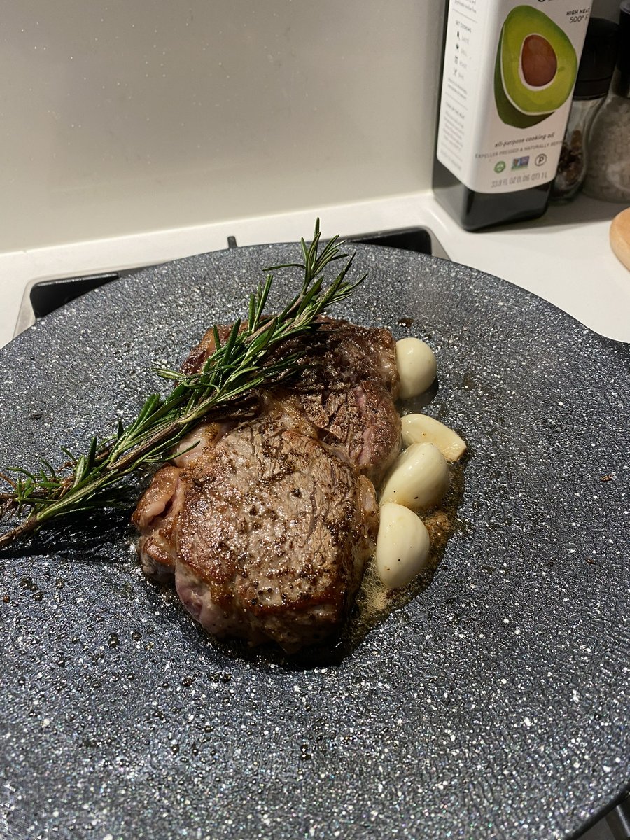 DjLondonSA's tweet photo. One's dinner doesn't want to be too complicated 🍴 https://t.co/DM28Li1cwF