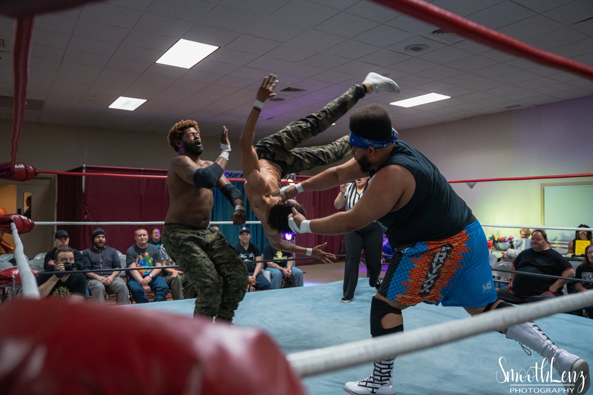 JayBryxx's tweet photo. "This b*tch empty....YEET"
#Teamwrestling #wwe #aew #nwa #nwapowerrr https://t.co/7cLqnEFAwQ