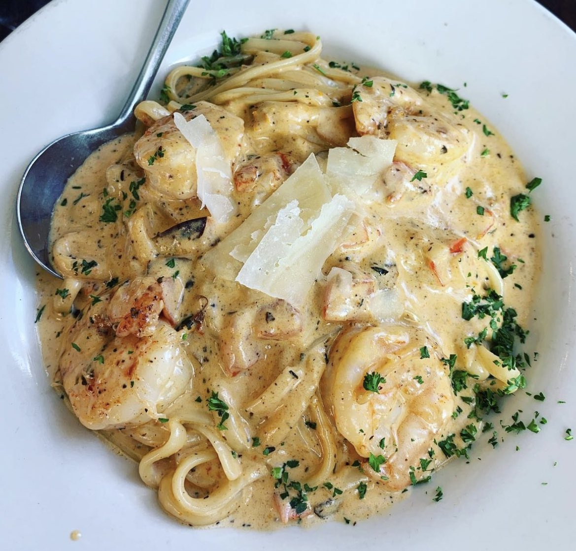 bellavinostl's tweet photo. Spicy 🌶️ Shrimp 🍤 pasta 🍝 will hit the spot and pairs well with a glass of Boomtown Washington Valley Cabernet 🍷 @bellavinostl #pasta #tapas #stlfoodie #patiovibes #winebar #washingtonvalleywines #wino #datenight https://t.co/GjYTD1wyIO