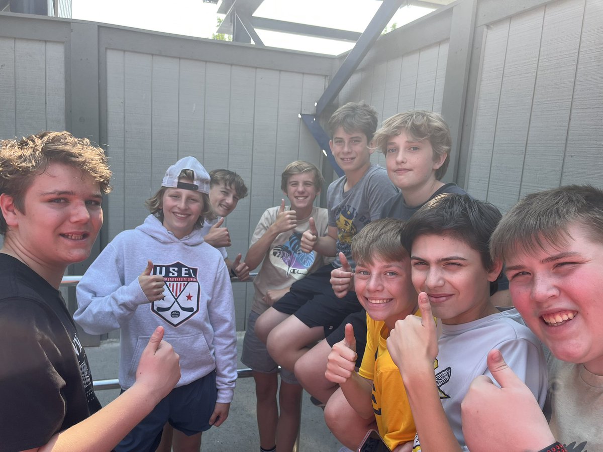 MrMarshallteach's tweet photo. @MiddleSaline BlueStreak✅  
Last ride of the trip…ValRavn!!!
Will it be the best ride of the day….We will find out…😎#ClubShowtime #WereGonnaHitIt  #7thGradeCedarPointTrip https://t.co/KVt3ZKNprJ
