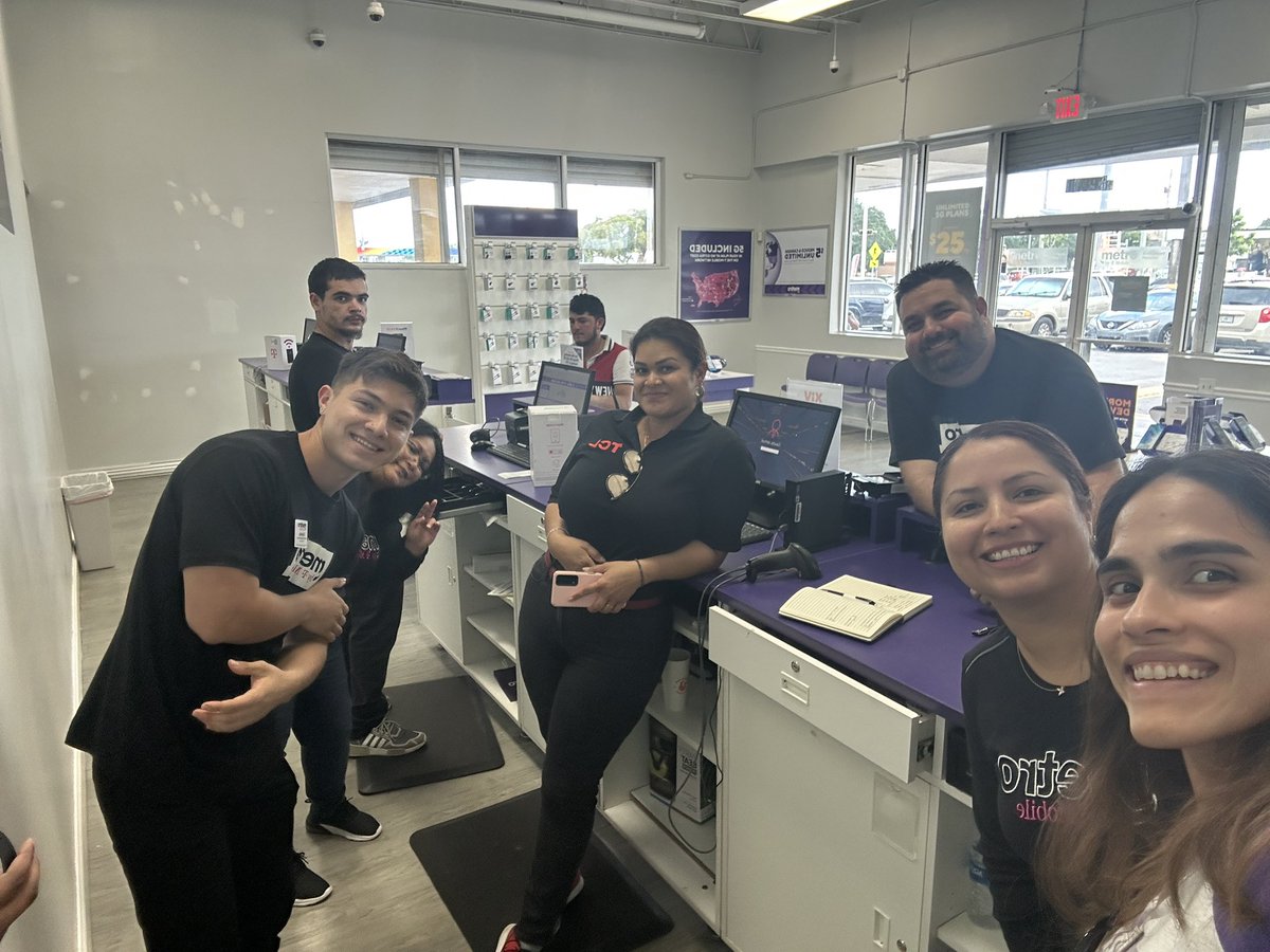 LunguDesiree's tweet photo. TCL Learning Session with 3H Communication. Ready to sell the Timex Family Connect Watch to our customers!! #TrainingIs🔑 #Partnerships @WeWontStopJoe @team3hcomm https://t.co/LkbwuXspc2