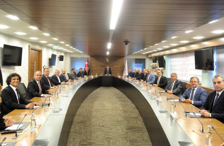 Türkiye Otelciler Federasyonu (TÜROFED) Yönetim Kurulu ile Kültür ve Turizm Bakanımız Sn. Mehmet Nuri ERSOY'u makamında ziyaret ettik. Nazik ev sahipliği için şükranlarımızı sunarız.