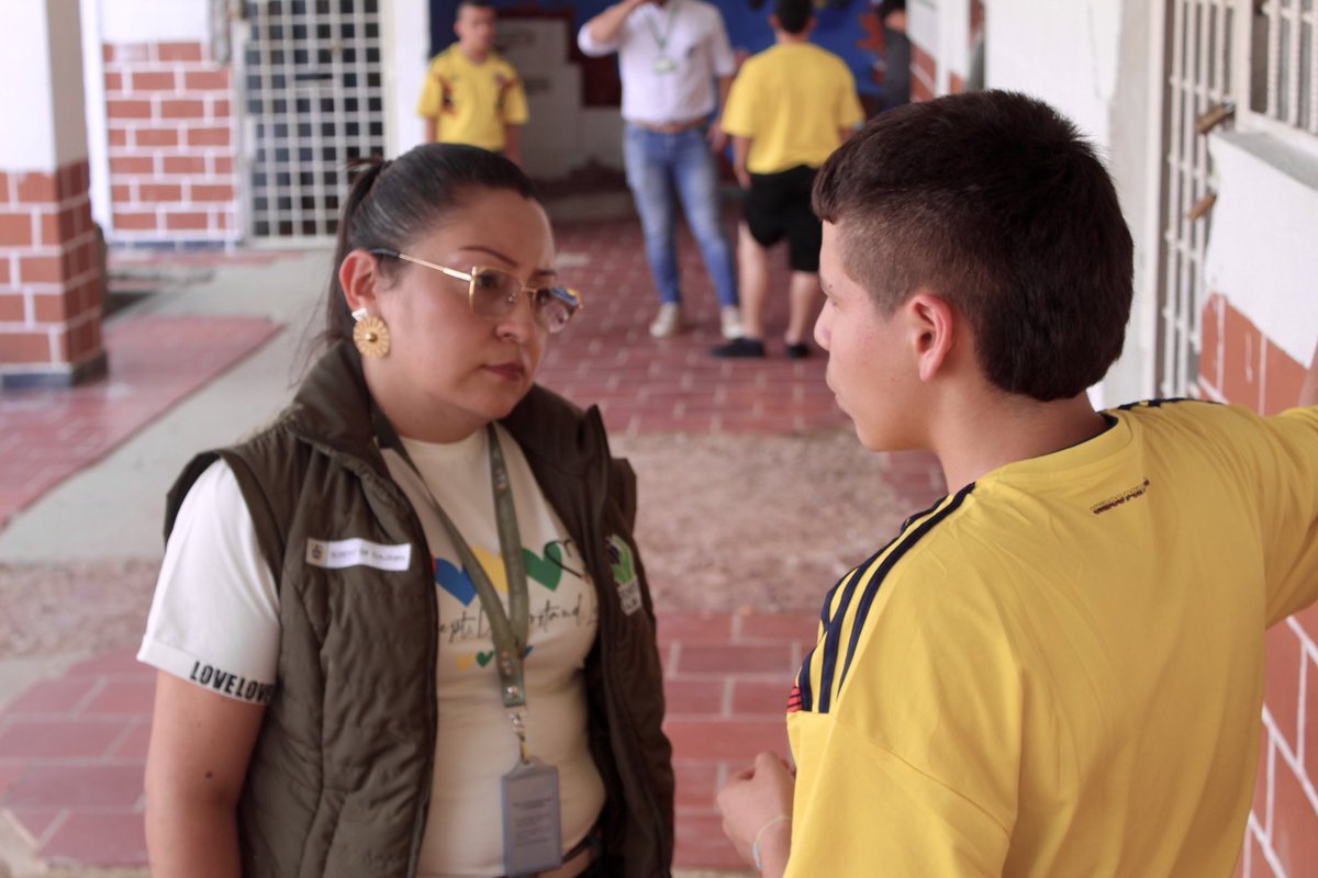 MarthaTopi's tweet photo. #AEstaHora subdirectora de Responsabilidad Penal para Adolescentes, Magally Macías, realiza recorrido por el Centro de Atención Especializada Los Robles de Piedecuesta, donde atendemos a   129 adolescentes y jóvenes vinculados al Sistema de Responsabilidad Penal para Adolescentes https://t.co/1ZmazSY6KN