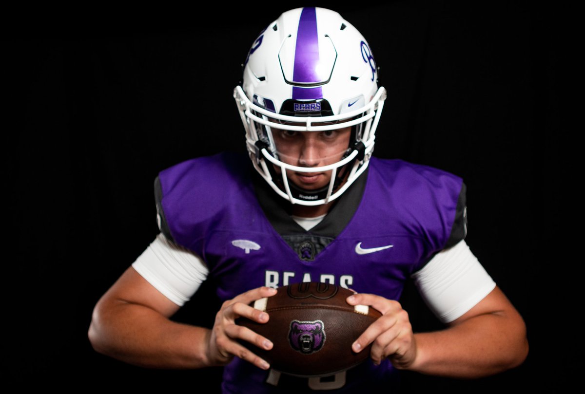 TrasonHunt's tweet photo. Put on the purple @UCA_Football 

@CoachGBoykin @BvilleFB @CoachJGrant https://t.co/EllSdw5YYS