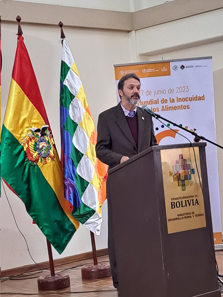 FAOBolivia's tweet photo. 📣 #AHORA Conmemoramos el Día Mundial de la #InocuidadDeLosAlimentos 

Ministro de @MDRyTOficial @RemmyGonzalesA , Representante de @FAOBolivia @rodroubach , @IICABolivia , @SenasagBolivia , @OPSOMSBolivia, en acto oficial, recuerdan que la #InocuidadAlimentaria depende de tod@s https://t.co/y8fyHlCQL6