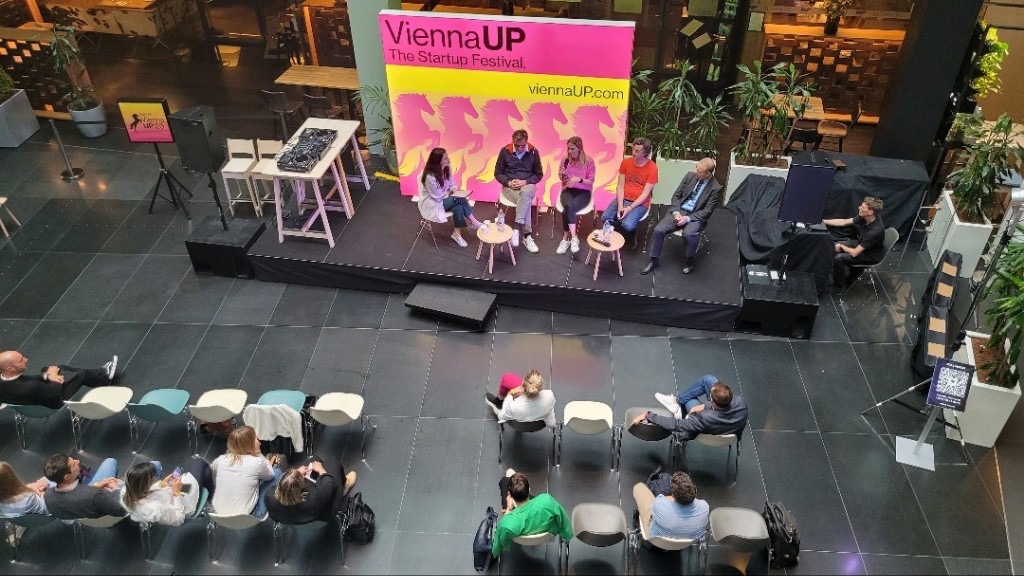 Rene Kapusta (@rene_kapusta) on Twitter photo Live & in Farbe! Thanks for having me — it was a pleasure : )
❝ Innovation Frontiers: The Tech Revolution in Finance ❞ panel discussion @ #ViennaUp
Nice event coverage by the Vienna Business Agency: linkedin.com/posts/vienna-b… 
#OpenBanking #SEPAinstant #FutureOfPayments Live & in Farbe! Thanks for having me — it was a pleasure : )
❝ Innovation Frontiers: The Tech Revolution in Finance ❞ panel discussion @ #ViennaUp
Nice event coverage by the Vienna Business Agency: linkedin.com/posts/vienna-b… 
#OpenBanking #SEPAinstant #FutureOfPayments