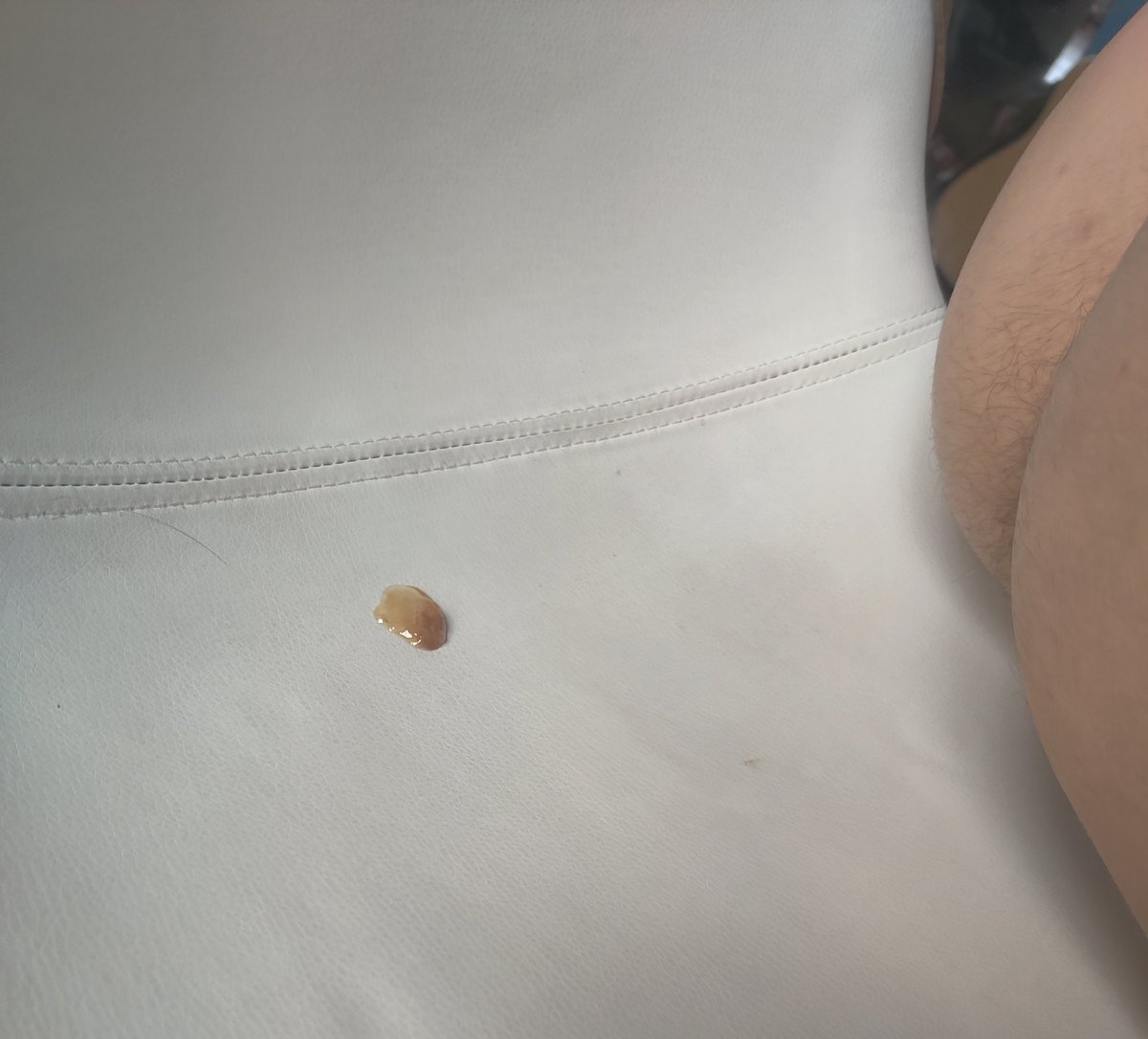 ShittingPretty_'s tweet photo. Oopsie, Mommy sharted 🙈 Be a good boy and lick it up for me 👅 https://t.co/nxa9yY87A4