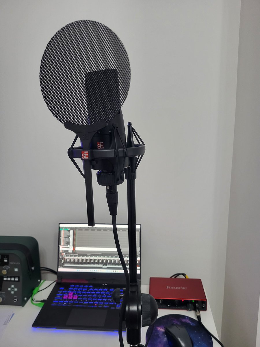 ThyDemise_OSDM's tweet image. drums and guitars for our ep no 2 are done, bass tracking well under way, testing our vocal setup tonight.
@sE_Electronics 
@WeAreFocusrite
#cockosreaper 
#Deathmetal 
#Vocals