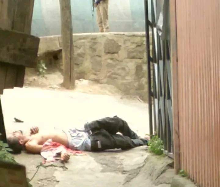 Nathan484325779's tweet photo. #EthiopianMuslimUnderAttack 
#Helpethiopianmuslims 
#islamophobiainethiopia 
#EthiopianMuslimsUnderAttack 

#Stopdemolishingmosque 
@CNNEditionWorld 
@BBCWorld 
@AlJazeeraWorld 
@UNHumanRights 
Over 15 Civilians were killed and   30+ mosques have been demolished by the government https://t.co/DAMtEsTGDh