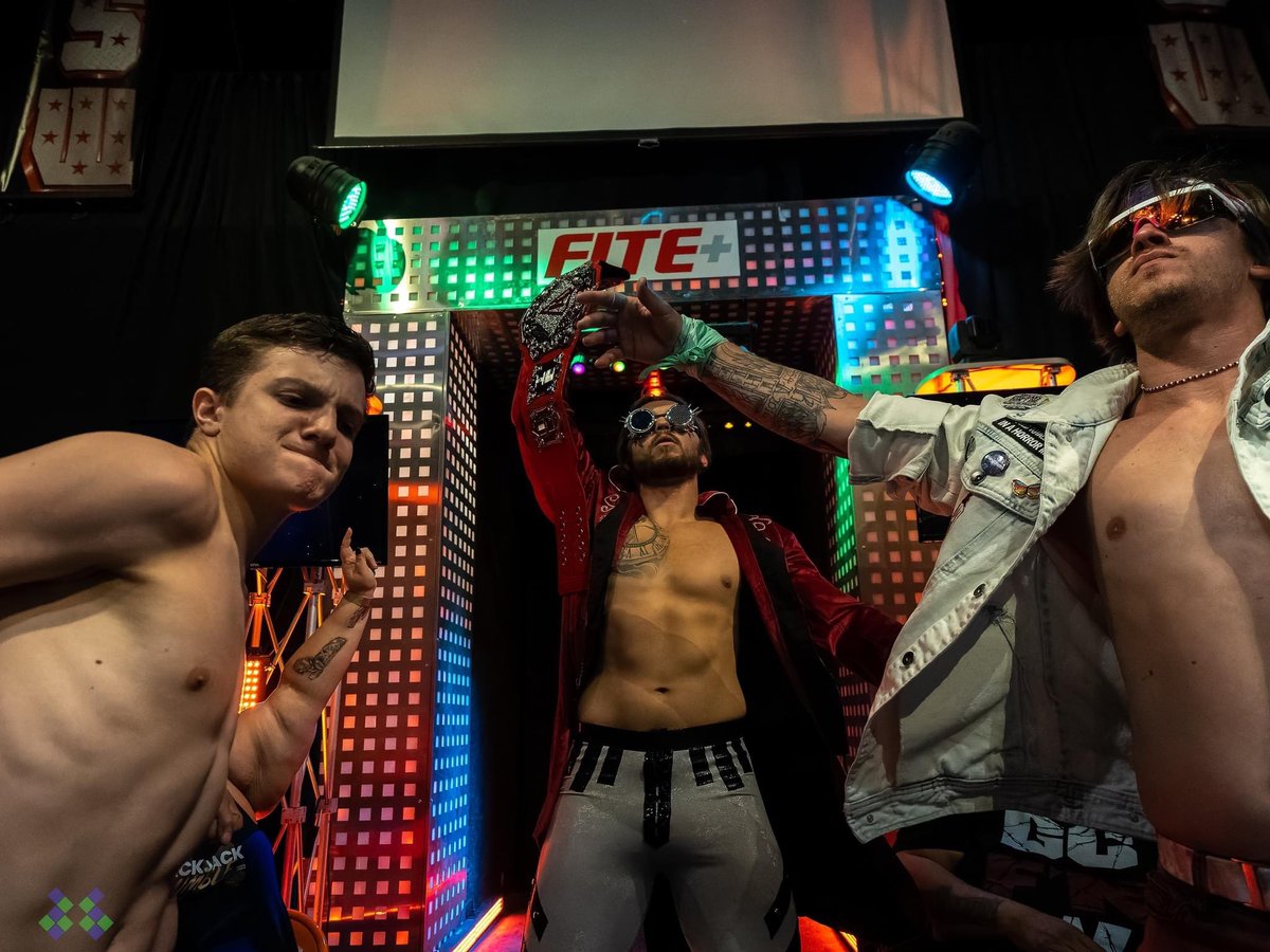 Honestly, how could you not love this trio? 📸 @TheBionicScoop 
.
#80sicon #areialchemist #youngprodigy #trio #tagteam #unguided2 #fiteplus #fitetv #fsw #futurestars #pitvipers #goggles #misfits #futurelegends #squaredcircleathlete #picoftheday