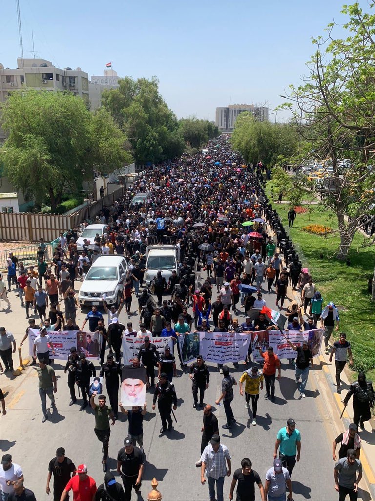 الشخص الذي لا يرعى حقوق الناس، فإنه سوف يعيش وحده وسيموت وحده .

#انصفو_ملحق_الرصافة_الثالثة