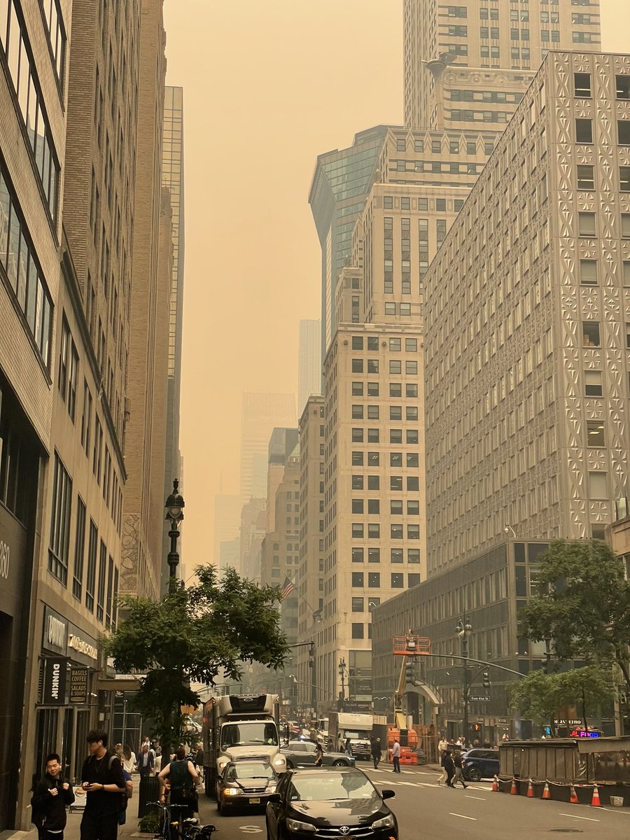 Scenes from #BladeRunner2023 AKA #NYC around 1 PM today #AirQuality #blacklung