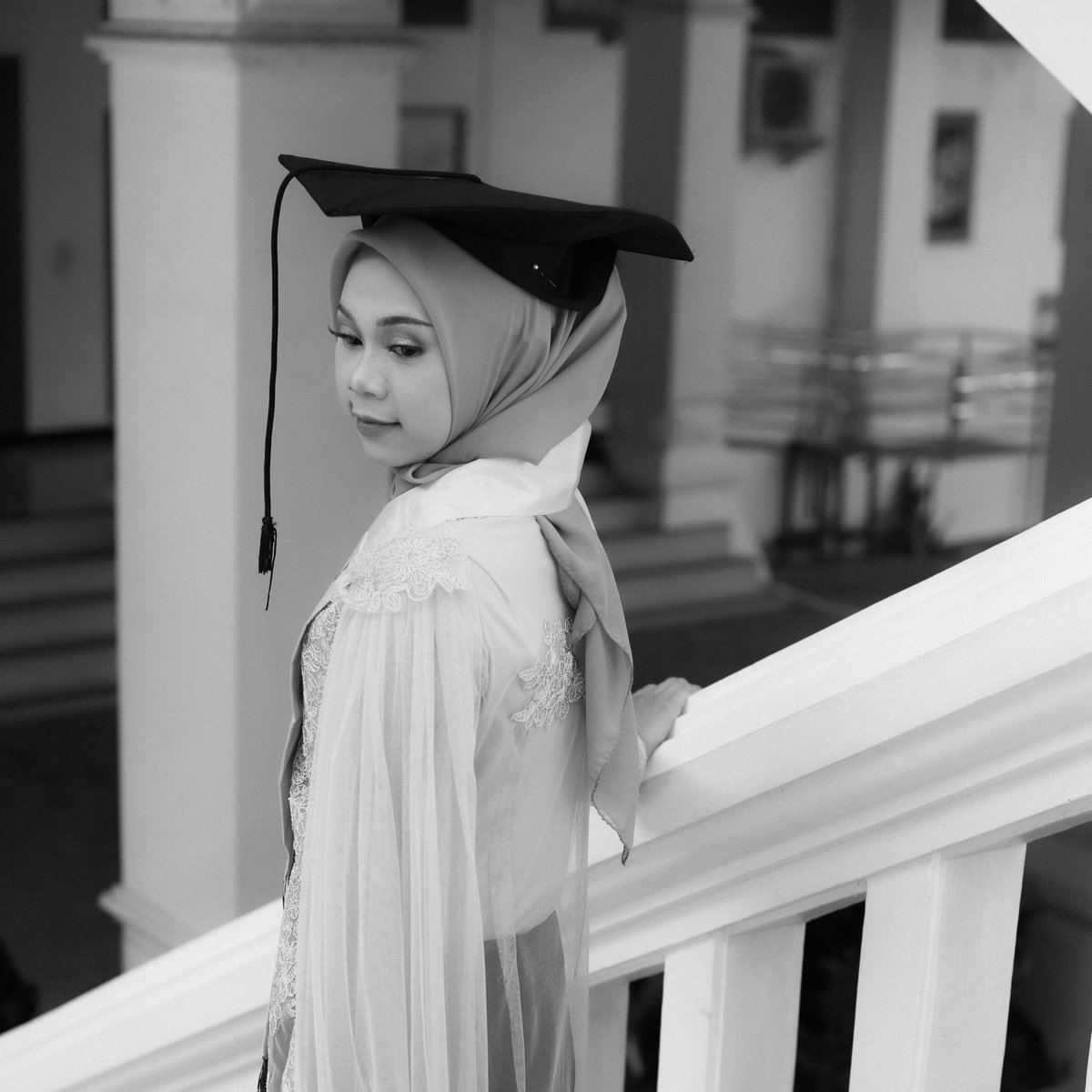 setiatesar's tweet photo. Setiap detail dan setiap inti kebahagiaan, patutnya kita gambarkan dengan terang. Terang tidak melulu perkara gambar pasti, bisa saja gambar yang terasa abadi. Gambar yang bisa saja satu dekade lagi selalu mengisi. https://t.co/xmPCerejTx