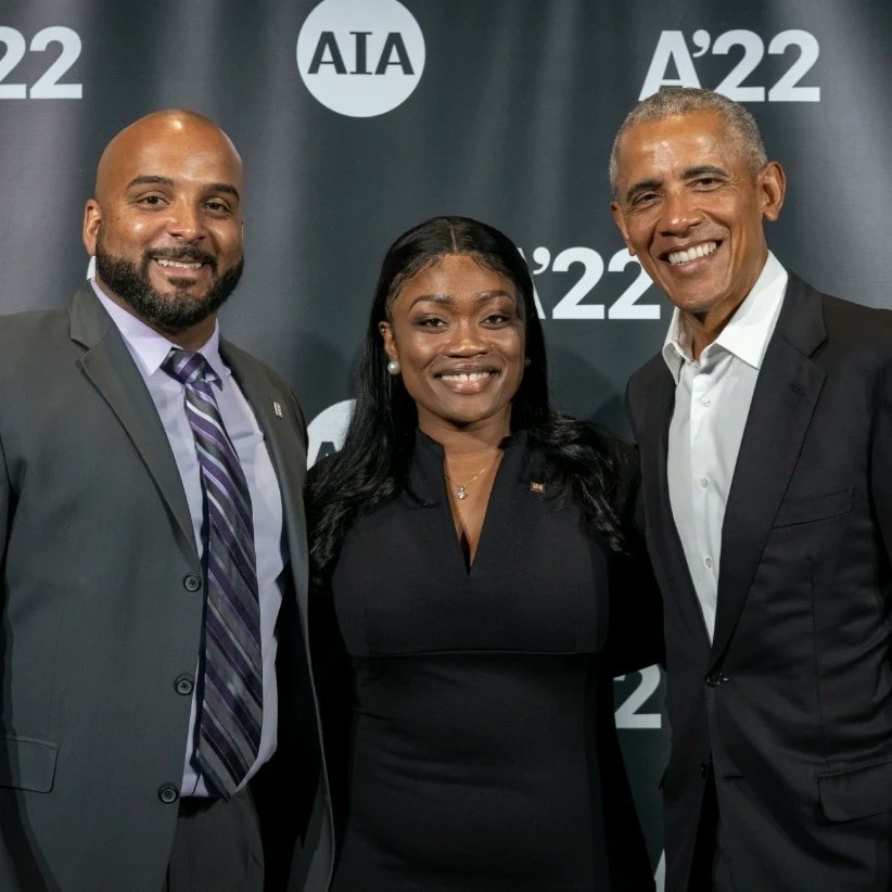 Off to San Fransisco! Throwing it back to A'22 last year in Chicago where @NOMA President @JPugh15 and I met President @BarackObama and had too much fun with all the rest of my fellow executives & NOMA fam!! See yall in a few hours! @NomaNational @AIANational