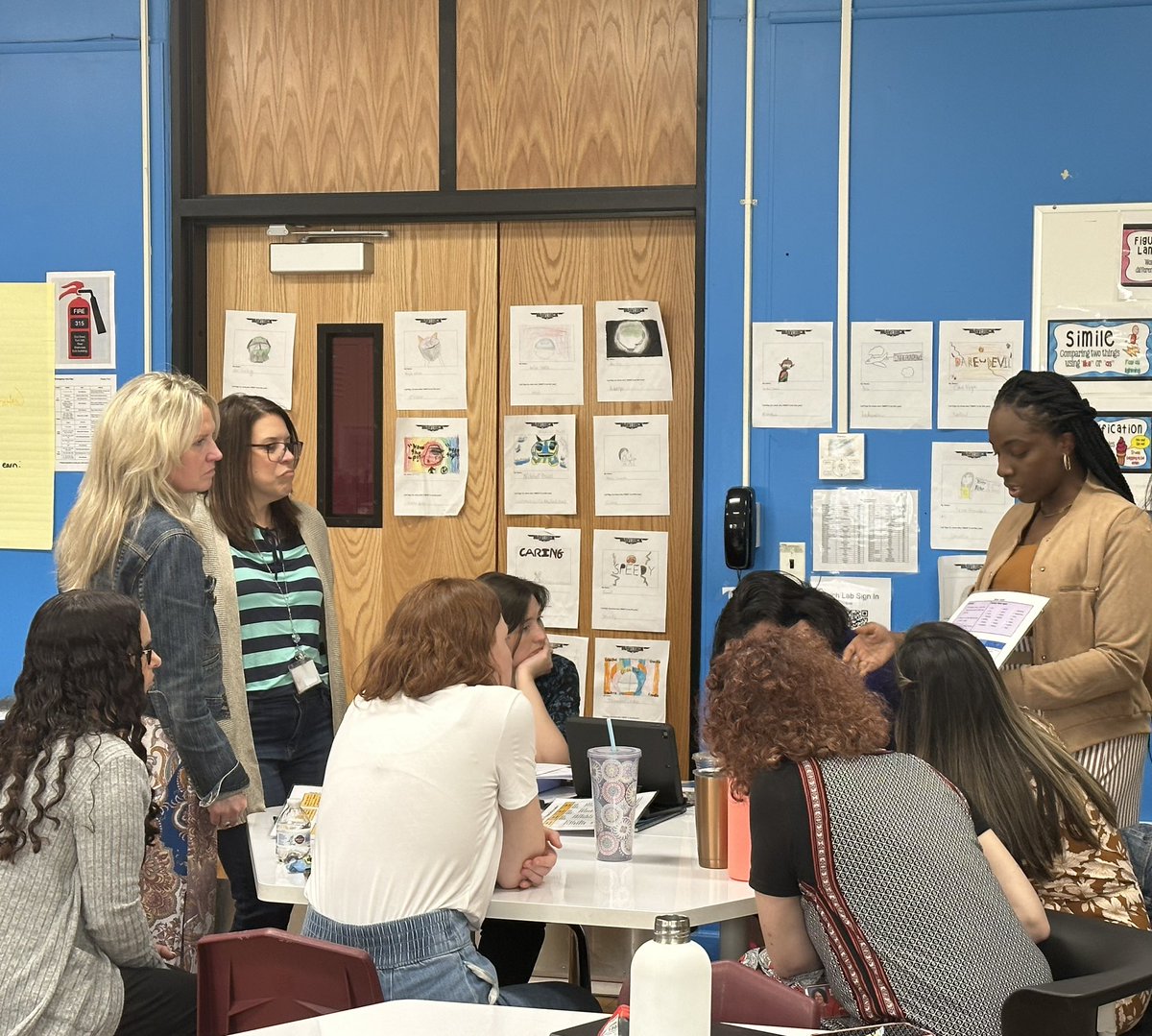 GAmigdalos's tweet photo. Crash course on #anovelapproach with @teachkate ✅ 
Amazing teachers ✅
We are #lifelonglearners &amp; #mineolaproud!✅
 @MineolaMS https://t.co/KGn50rgPef