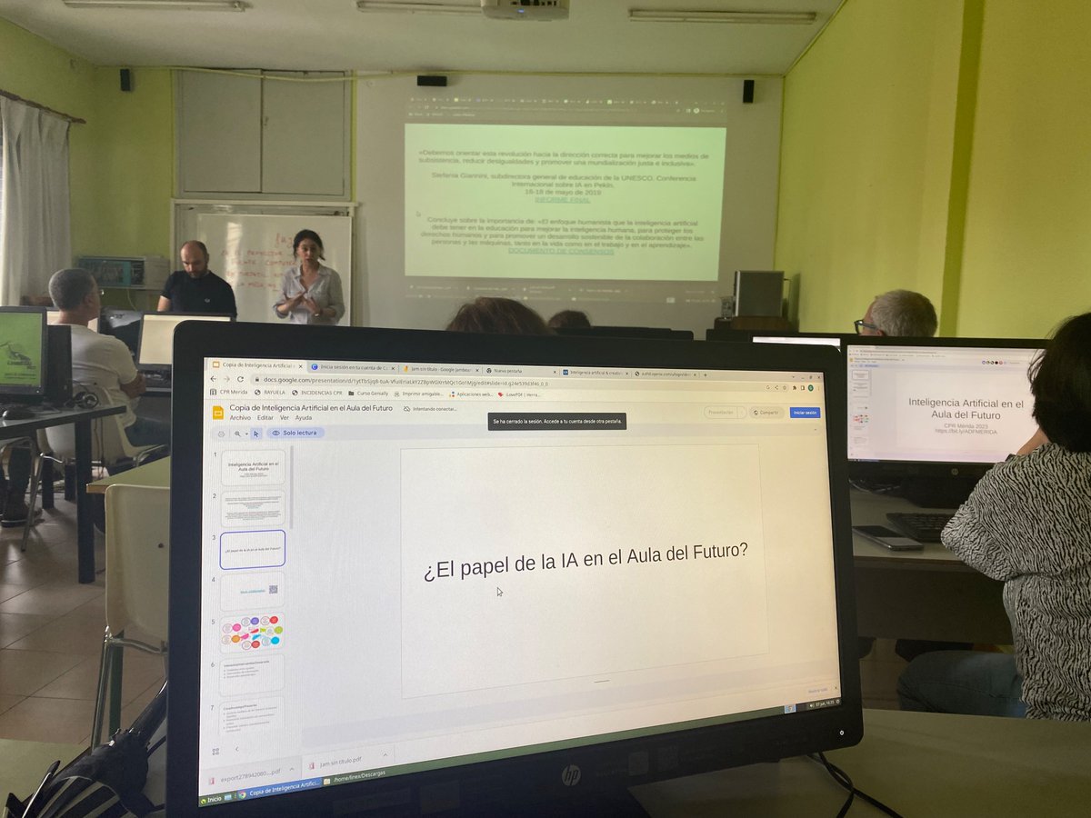 anes_sandra's tweet photo. Jornada final de Aula del Futuro en Extremadura. Representando a mi centro, @IESOViaDalmacia. Somos centro #adfE porque creemos que otras metodologías son posibles, todo suma. #innovated. https://t.co/FTtSYxL5wK