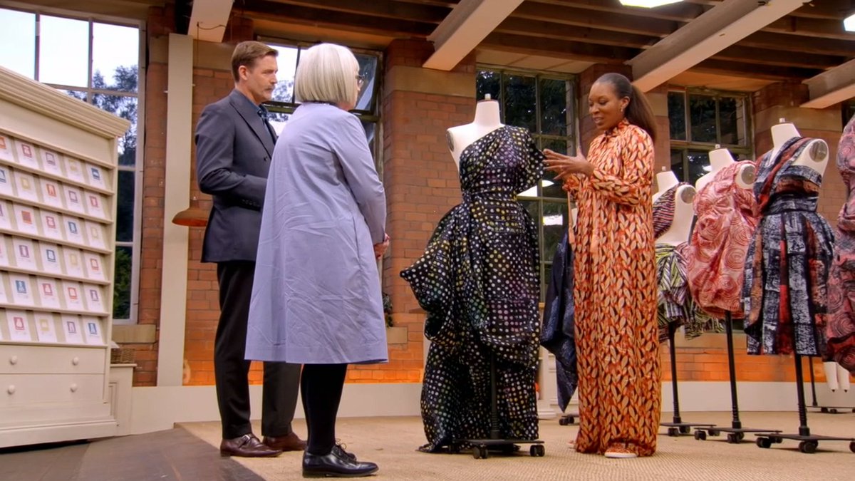 I honestly would have made Lizzie's Transformation dress Garment of the Week. #SewingBee