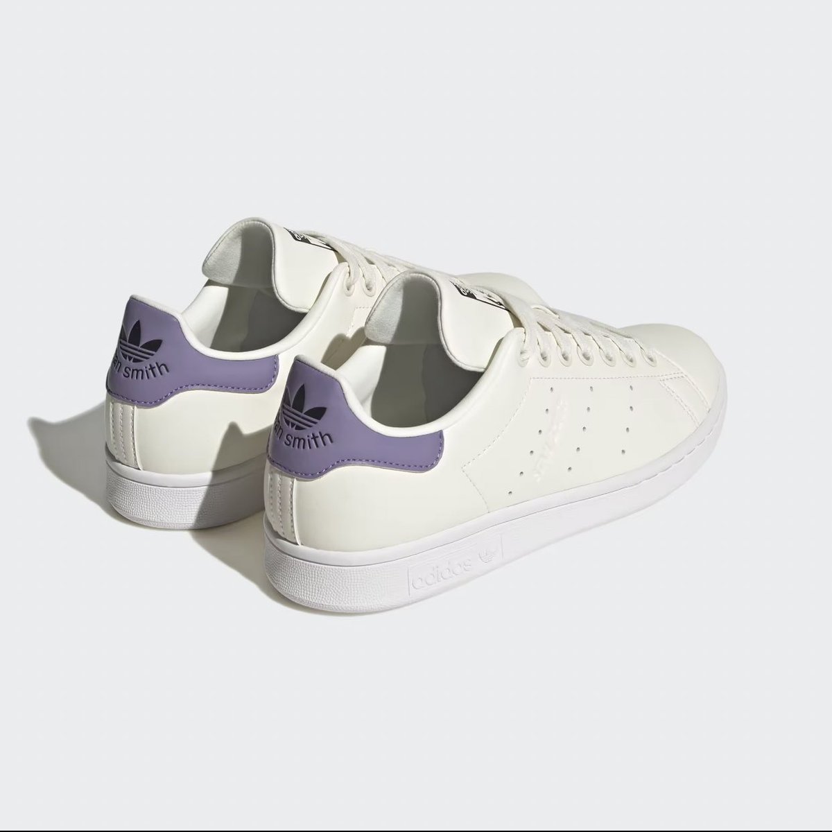 oohs00's tweet photo. Stan Smith สีน่ารักมาก ลดจาก 4,000 เหลือ 1,000 นิดๆ รวมส่วนลดเงินคืนแล้วบางคู่เหลือไม่ถึง 1,000 อ่ะ วันนี้วันสุดท้ายแล้ว 🥺 https://t.co/V1QXeaR95C