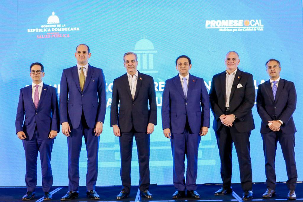 franck_023's tweet photo. La #IndustriaFarmacéutica de RD manifestó su respaldo a la gestión de @PromeseCal | #FarmaciasdelPueblo. Hecho sin precedentes donde se resaltó la transparencia y la eficiencia de una gestión inteligente al servicio de la gente de nuestro DG @adolfoperez y su equipo. 

Seguimos‼️ https://t.co/FAvFD43i3q