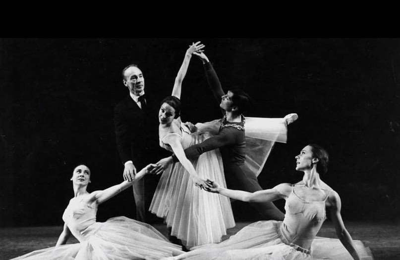 ConvoOnDance's tweet photo. This week, we decided to re-record and update one of our most popular podcasts to date: The history of #Balanchine's 'Serenade' with @AlastairMacaul3. Some highlights in the thread 🧵 ⬇️ https://t.co/TJLJ4Syo7Z #ballet #nycballet https://t.co/RNLbKPqzRk