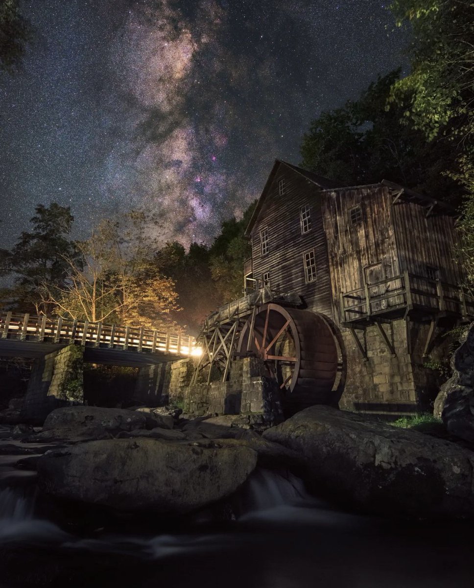 The most magical Milky Way shot ✨

#AlmostHeaven #WVstateparks #WaterfallWednesday 

📸: instagram.com/philipwyant44
📍: wvstateparks.com/park/babcock-s…