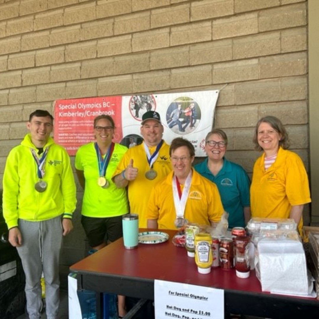 SpecialOBC's tweet photo. There’s still time to support Special Olympics at @SafewayCanada!

From now through June 8, you can change lives by donating $2 or rounding up your bill at checkout. 

"Every person deserves to feel like they belong and are a part of a team," says Ellah’s mother Mariah. https://t.co/st5Zn890v4