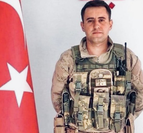 Şehidimiz var dostlar….

JANDARMA UZMAN ÇAVUŞ
AYDIN CEYLAN

Siirt Pervari ilçesi, Bestler Dereler Bölgesinde pkk’lı teröristlerle çıkan çatışmada şehit oldu

Ailesi ve yakınlarına Allah sabır versin

Milletimizin başı sağ olsun 🇹🇷