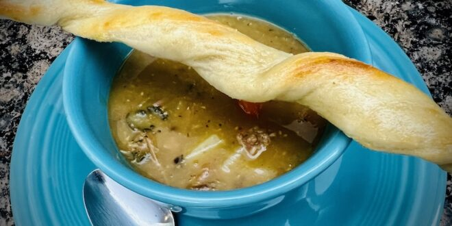 FoodTravelUSA's tweet image. Here you go! So good with hot #breadsticks #lentilsoup #hamhocks foodnationradio.com/2023/06/07/red…