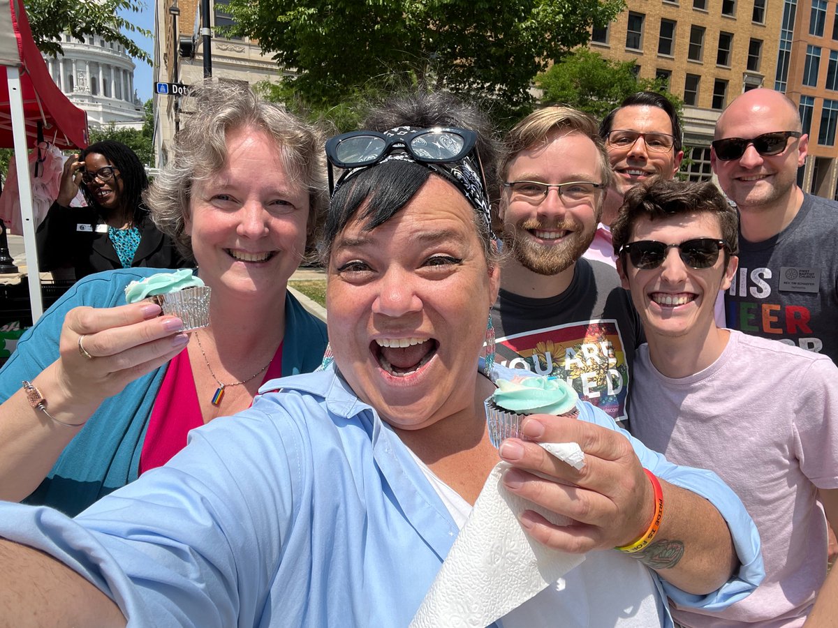 Fair_Wisconsin's tweet image. This afternoon, the @CityofMadison made history by raising the transgender pride flag over our Municipal Building! 🏳️‍⚧️🏳️‍🌈

Thank you @dinaninaformsn and @SatyaForMadison for your leadership and unwavering support of our queer and trans youth!