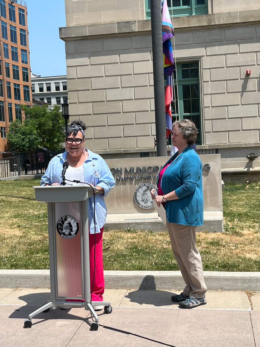 Fair_Wisconsin's tweet image. This afternoon, the @CityofMadison made history by raising the transgender pride flag over our Municipal Building! 🏳️‍⚧️🏳️‍🌈

Thank you @dinaninaformsn and @SatyaForMadison for your leadership and unwavering support of our queer and trans youth!