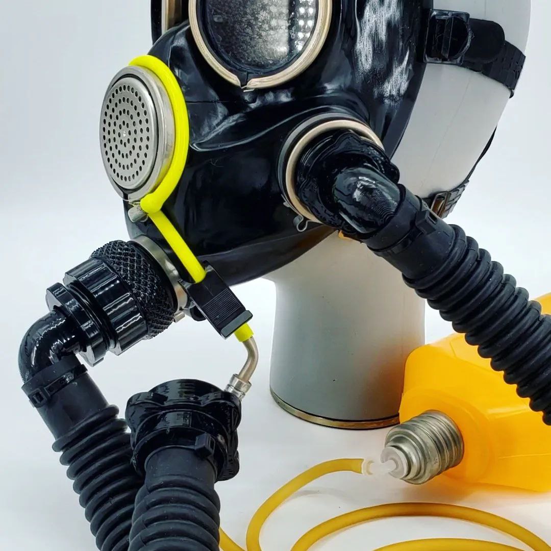 kinkyrubberdoc's tweet photo. Gorgeous upgraded gas mas from @kinkyrubberdoc
#gasmask #rubbernyc #rubberdrone #rubberlife #latexclothes #breathplay #rubbergasmask #rubbergay #subgay #gaydrone https://t.co/QHfx9O9UZI