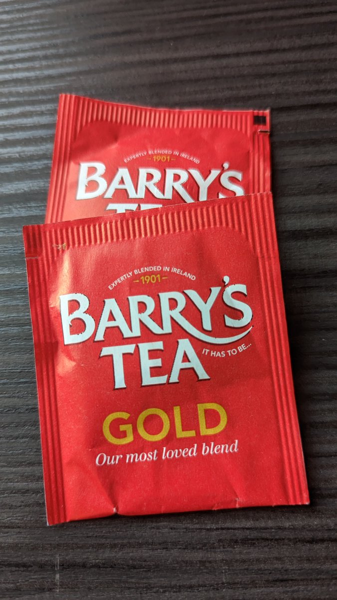 IXRobL's tweet image. When in Ireland...
Tea: Barry&apos;s ✅
Peering: INEX ✅
Criac: Good ✅
Moved the training lab box to a provider in .ie - Can&apos;t complain about ~4msec from the hotel meeting room to it. (It&apos;s ~20msec to London, which is fine. But network geeks gonna geek!)