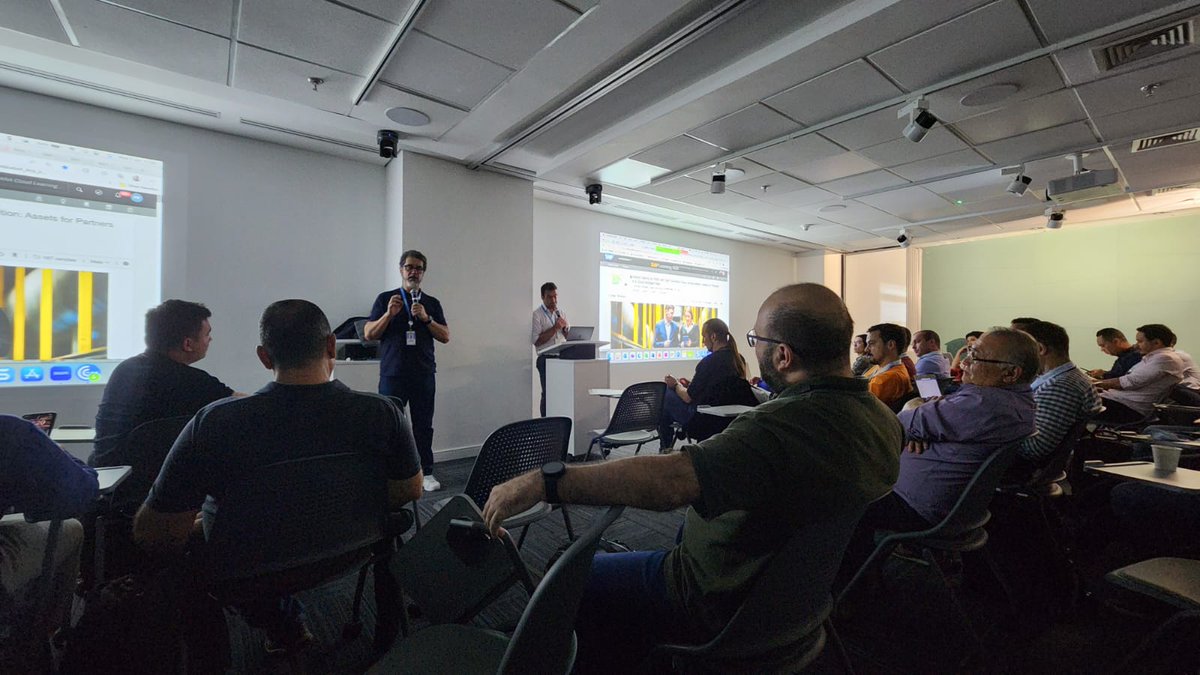 tsystemsbrasil's tweet image. Hoje foi dia de treinamento na #SAP para formação de PCAs, que levarão o que há de mais inovador e máxima qualidade aos nossos clientes de migração #RISEwithSAP 
 #WeMakeSAPSolutionsHappen ! #LetsPowerHigherPerformance
