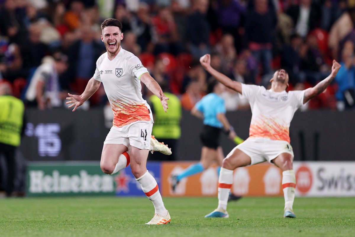 FabrizioRomano's tweet image. Fantastic night for West Ham fans… and for Declan Rice who captains his team to European trophy. ✨ #WHUFC

It’s probably the best final step possible for Declan, fantastic years at the club… now ready to make his move.

Arsenal, ahead of Bayern. But tonight, time to enjoy. 🏆