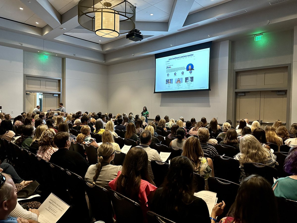 Packed session for the lead4ward “being the leader your new teachers need” session at TEPSA conference! #WeLeadTX <a href="/TEPSAtalk/">TEPSA</a> <a href="/stephanieLCZ/">Stephanie Zelenak</a>