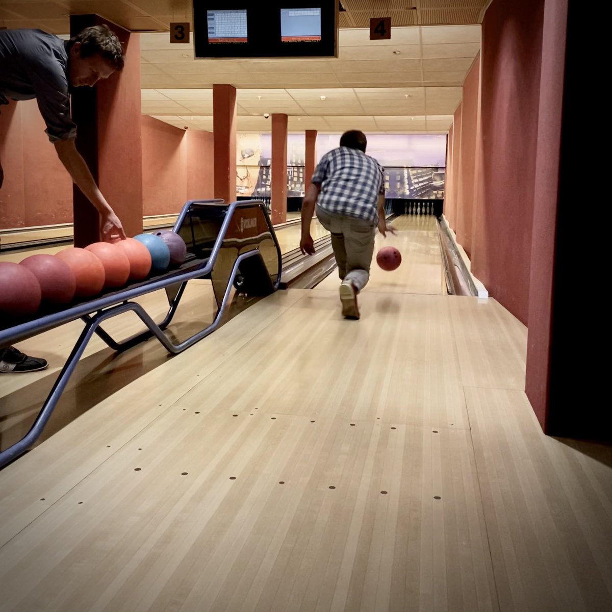ErixonEriksson's tweet photo. Bowling alleys and technology minded problem solvers are a match made in #ELMI2023 heaven. https://t.co/SPfE3SOFy6