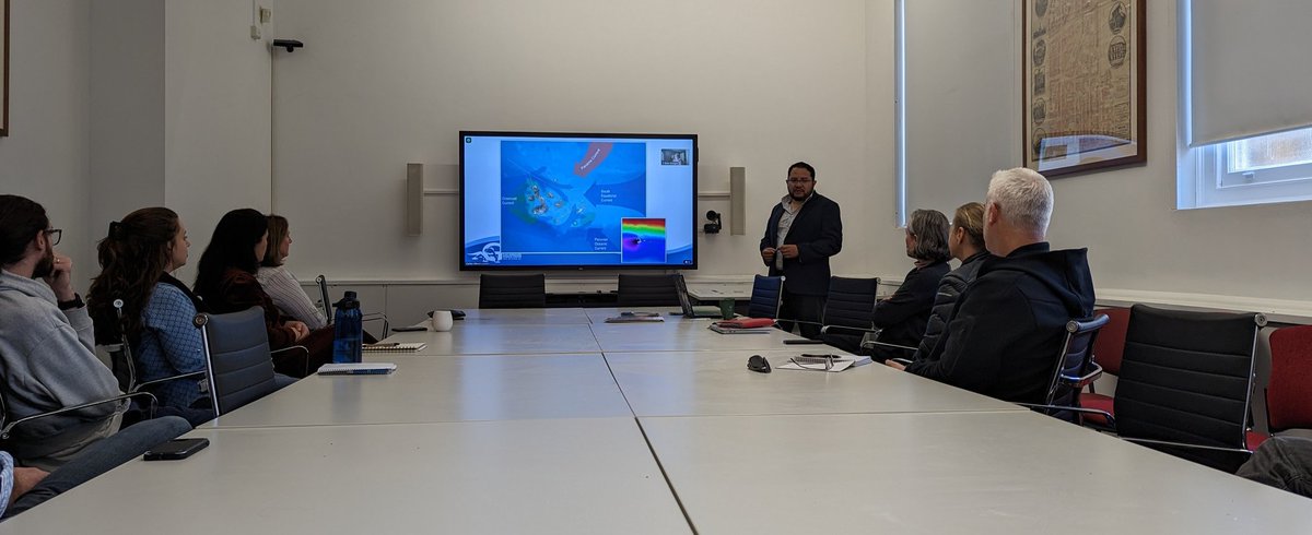 Great turn up for the interesting #seminar about #research and #teaching #MarineScience at the #Galapagos by Prof Carlos Mena. @USydMSI @sydneyunigeo