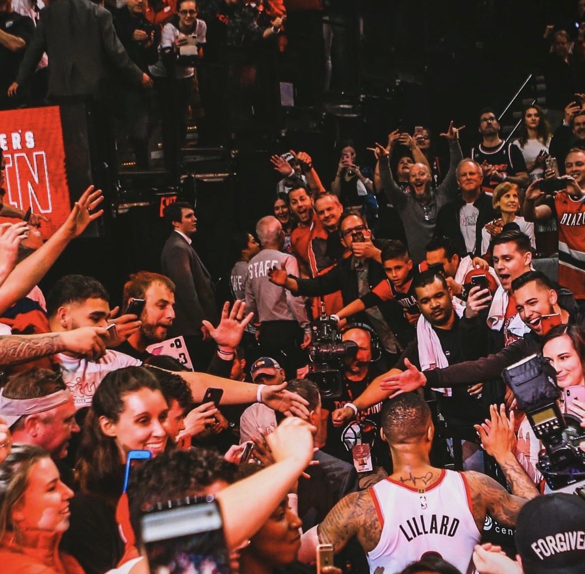 503Blazerfans's tweet photo. I’m not sure I’ll ever forgive this franchise if they don’t get this man the help he truly needs and deserves https://t.co/TSbyACx1XD
