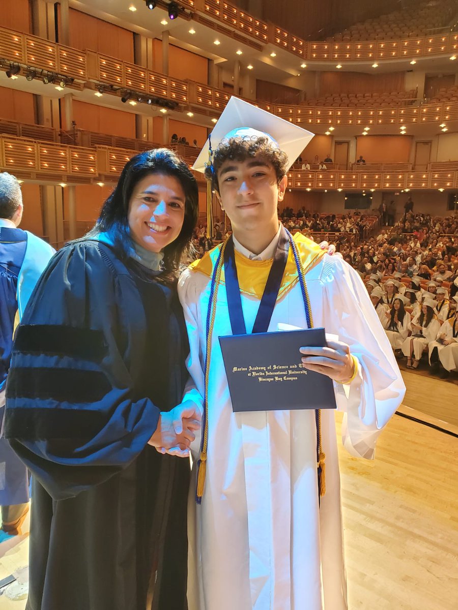 With Senior Sebastián @mastfiubbc, the @MDCPSNorth closes the 2023 graduation season. Congratulations to all the graduates @MDCPS. An honor to have been on stage!