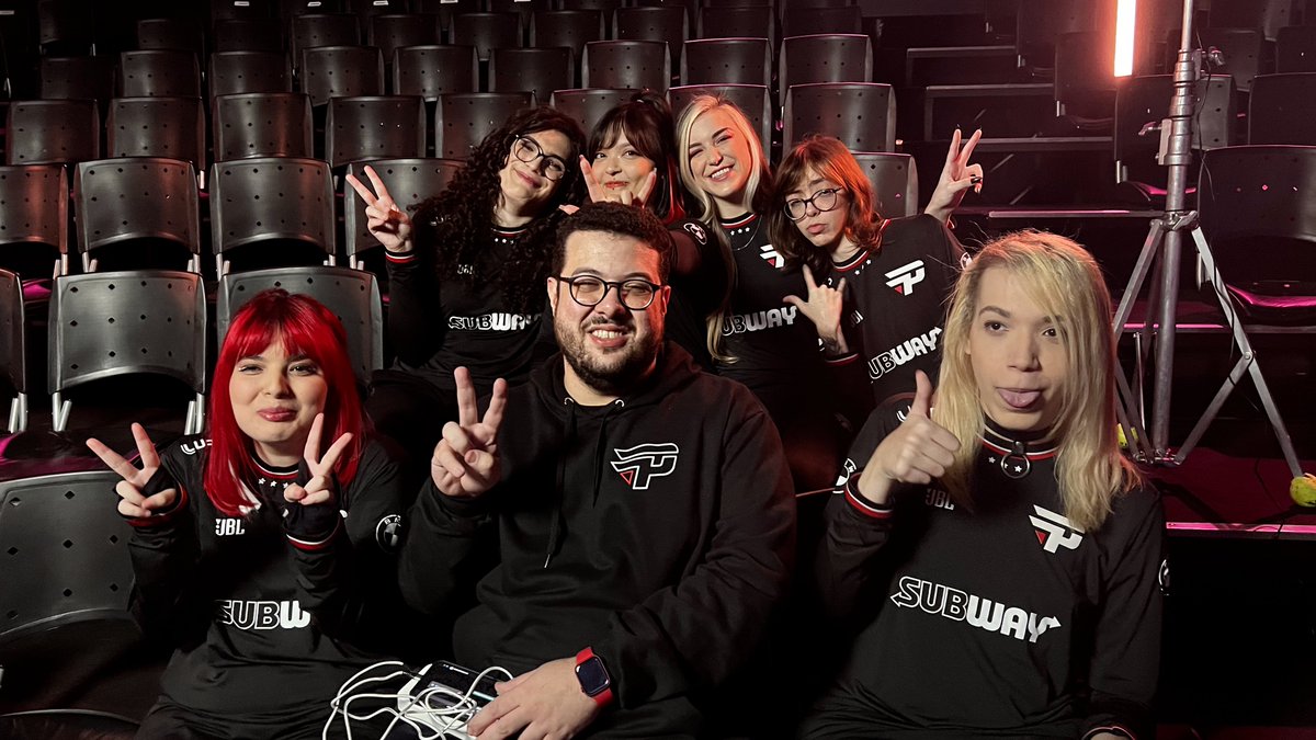 paiNGamingBR's tweet image. qro ver a torcida diff na final da #IgnisCup, e tô com 10 ingressos na mão, se quiser torcer direto da Arena Riot pelas atuais campeãs

SPAMMA MUITO #GOpaiN aq 👇