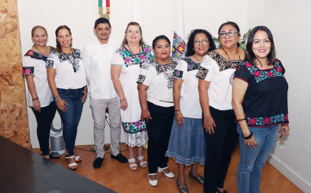 cecytecampeche's tweet photo. La Familia #CECyTEC porta con orgullo el traje típico Campechano
Nos sentimos honrados de recibir a las y los participantes del #CongresoMexicanoDelPetróleo
¡Bienvenidos a #Campeche! @LaydaSansores @magyduarte @ccecyte https://t.co/LoMP07tU4r